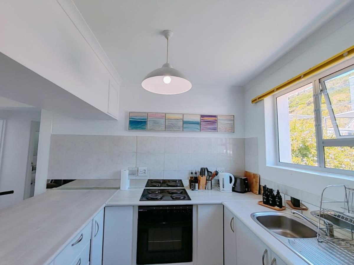 Bay Views Apartment ไซมอนส์ทาวน์ ภายนอก รูปภาพ