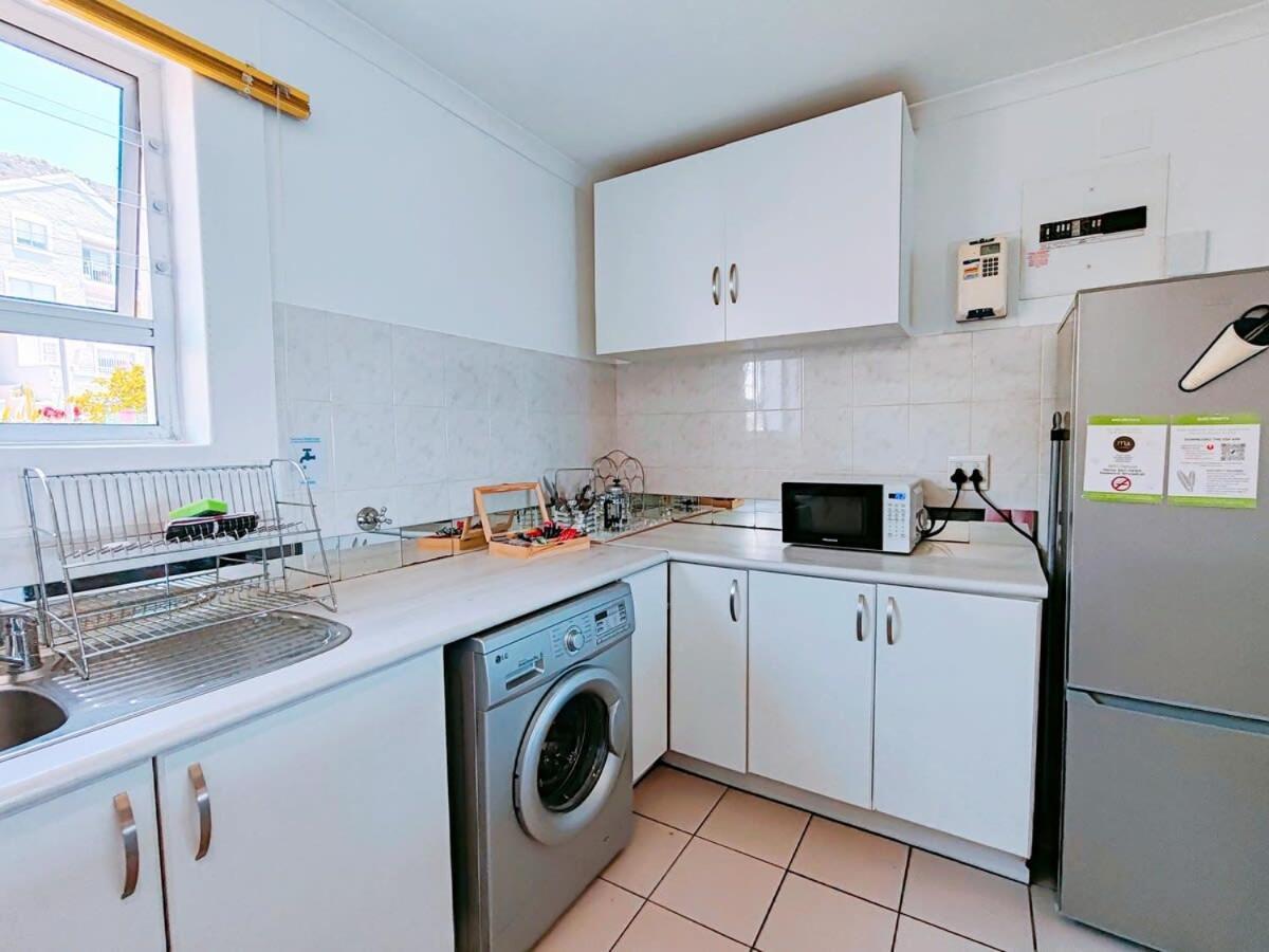 Bay Views Apartment ไซมอนส์ทาวน์ ภายนอก รูปภาพ